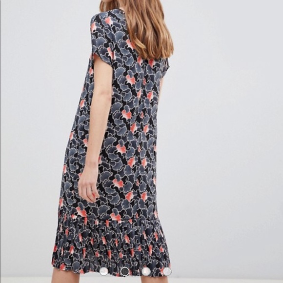 NWOT- Vila Drip Waist Floral Midi Dress - Picture 5 of 7